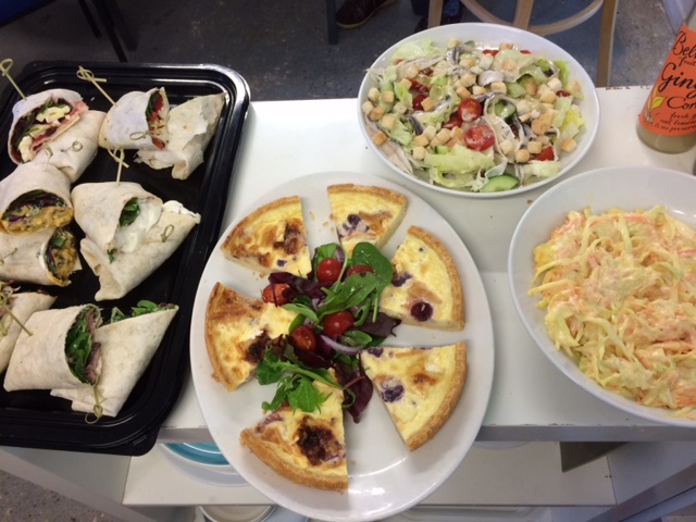 lunch-at-the-glass-hub