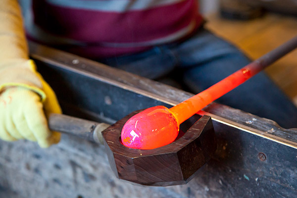 glassblowing3-photo-Emma-Hughes